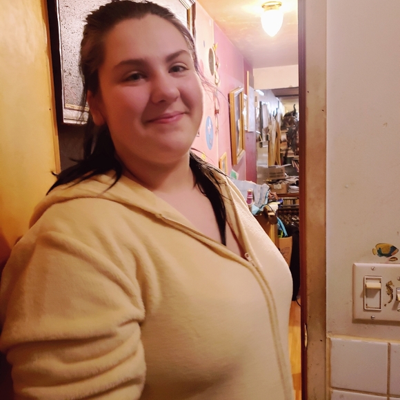 Meet your Posher, Kourtney - Picture 2 of 6